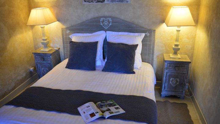 petit-manoir-gites-vienne-chambre (1)